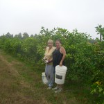 Monica & Rue Picking the first Homegrown Honeybells